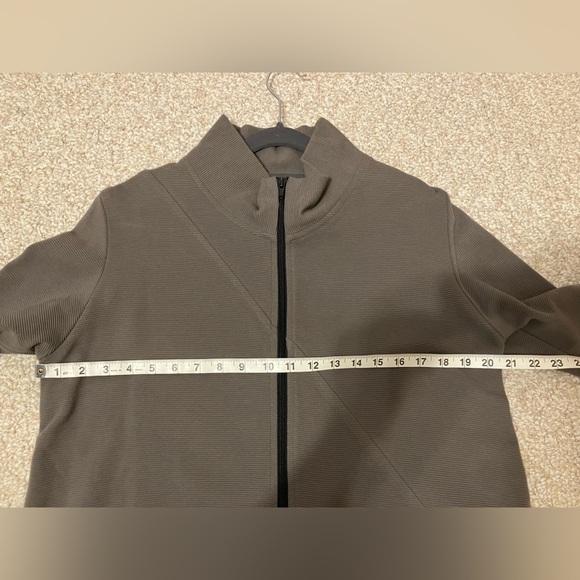 F. H. Clothing Travel Jacket Zip Up‎ Driftwood Womens size medium NWT - Picture 8 of 9